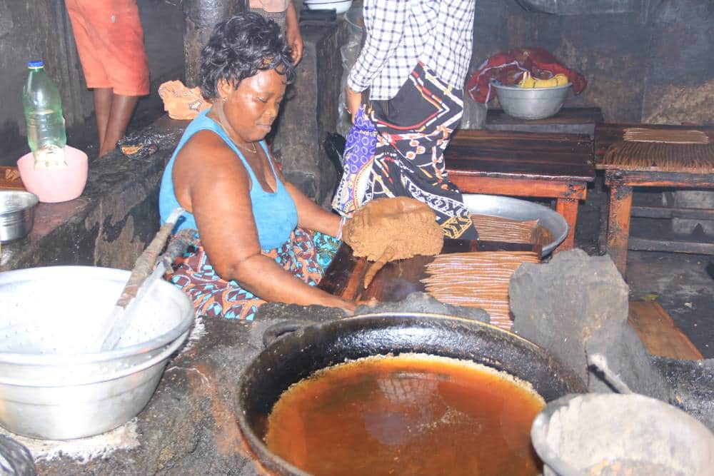 OFFRE AGROTOURISME (VIP) LES SECRETS DE FABRICATION DES GALETTES D'ARACHIDE (KLUIKLUI) — photo 2