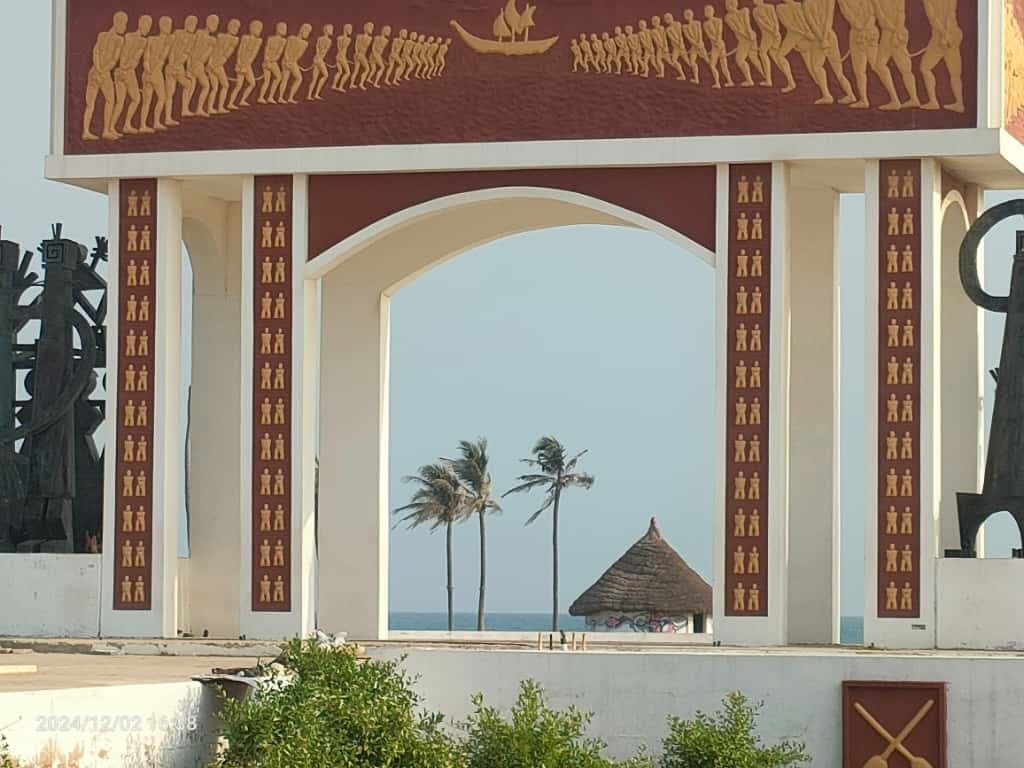 Route des Esclaves à Ouidah (Bénin) : Le Guide Ultime 2026 pour un Voyage de Mémoire, d’Histoire et d’Émotion — photo 1